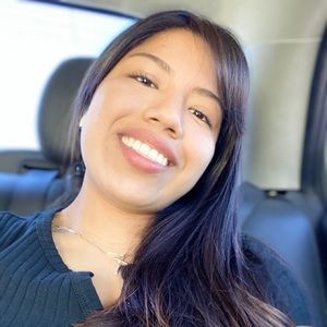 Meet your Posher, Estefania